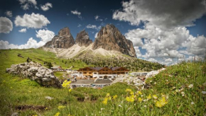 Passo Sella Dolomiti Mountain Resort